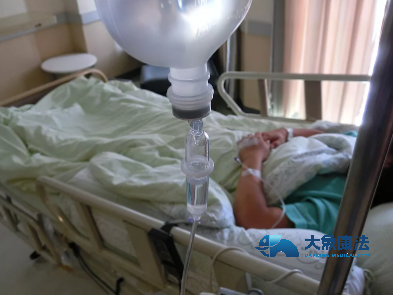 【医疗纠纷律师】两家医院共赔74万余元！先后进出多家医院进行治疗，责任比例如何分配？